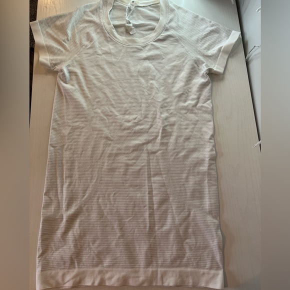 swiftly tech short sleeve 2.0 - Picture 2 of 3